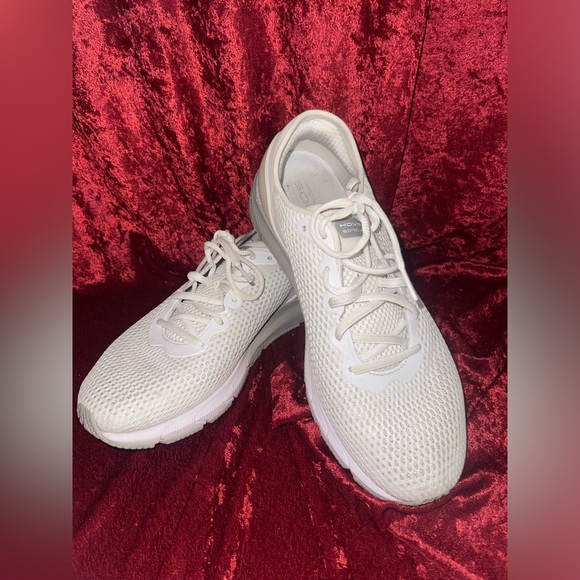Under Armour Shoes - Under Armour Hovr Sonic 4 Women’s Sneakers size 11 - White EUC